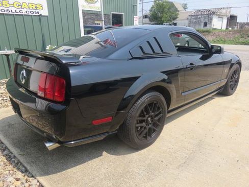 Used 2006 Ford Mustang GT RWD image 7