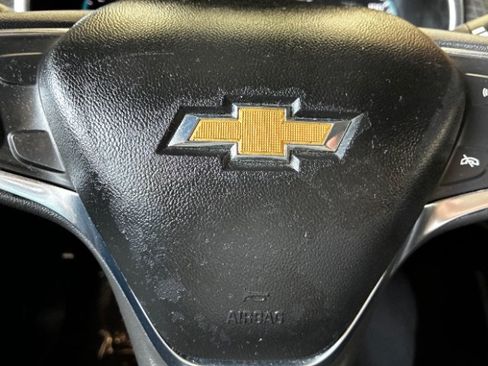 Used 2021 Chevrolet Malibu LT FWD image 15