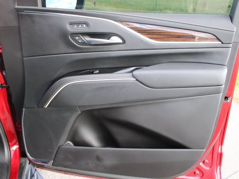 Used 2023 Cadillac Escalade Premium Luxury w/ Performance Package image 19