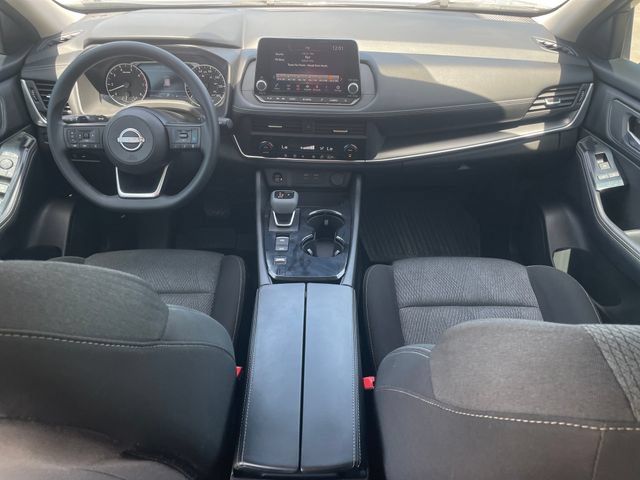 Used 2024 Nissan Rogue SV FWD image 9