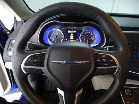 Used 2015 Chrysler 200 Limited FWD image 5