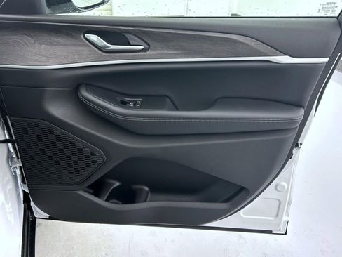 New 2026 Jeep Grand Cherokee L 4WD image 16