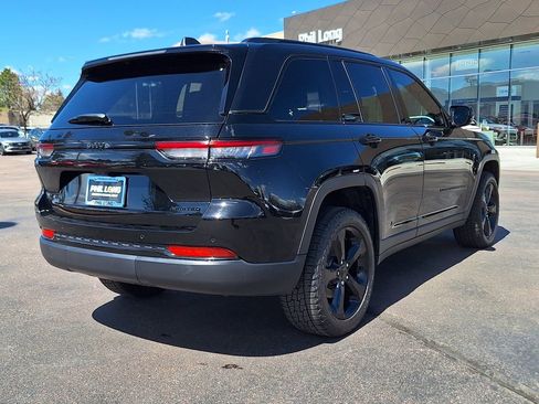 Used 2024 Jeep Grand Cherokee Limited w/ Black Appearance Package AWD/4WD image 3