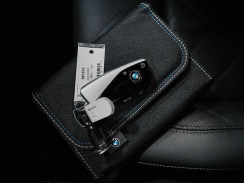 Used 2024 BMW X7 xDrive40i w/ M Sport Package image 25