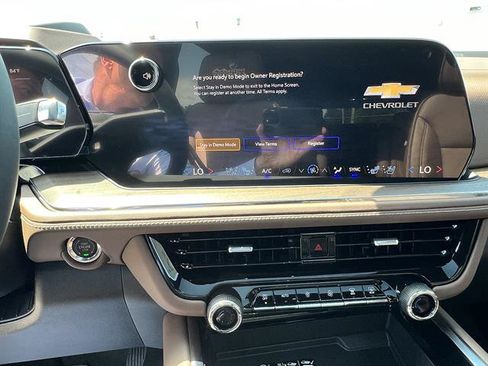 New 2026 Chevrolet Suburban High Country AWD/4WD image 15