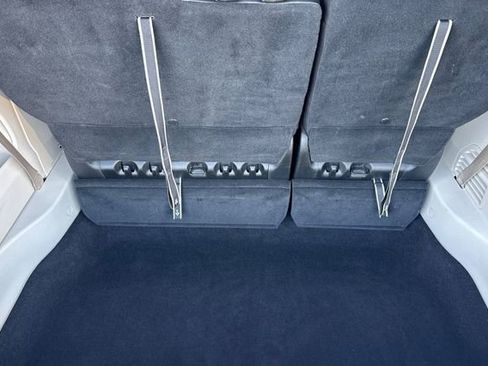 Used 2024 Chrysler Pacifica Touring-L image 17