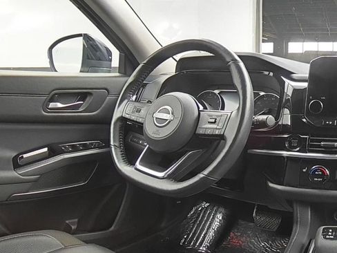 Used 2025 Nissan Pathfinder SL image 30