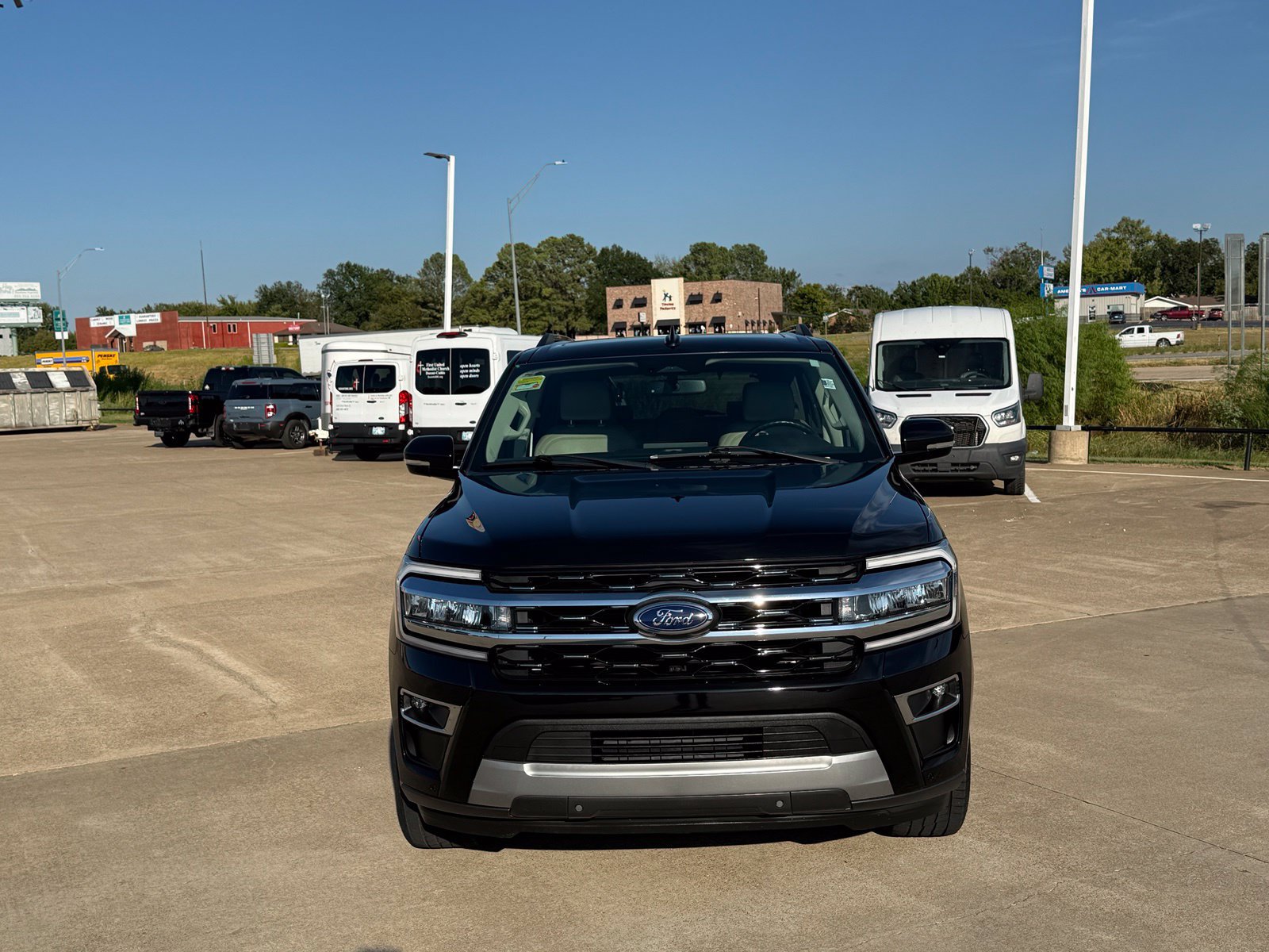 Used 2024 Ford Expedition Limited RWD image 2