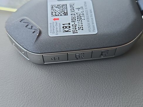 New 2026 Kia Carnival EX image 33