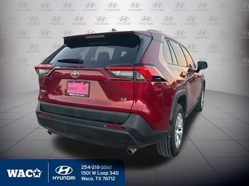 Used 2020 Toyota RAV4 LE image 17