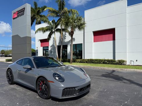 Used 2025 Porsche 911 Carrera GTS image 1