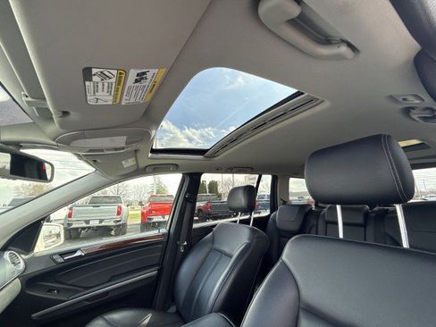 Used 2011 Mercedes-Benz GL 450 4MATIC image 16