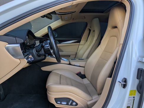 Used 2018 Porsche Panamera image 22