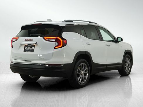 Used 2024 GMC Terrain SLT image 5