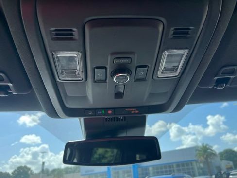 Used 2025 Chevrolet Tahoe Premier RWD image 32