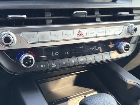 Used 2025 Kia Telluride LX image 21