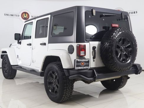 Used 2016 Jeep Wrangler Unlimited Sahara image 4