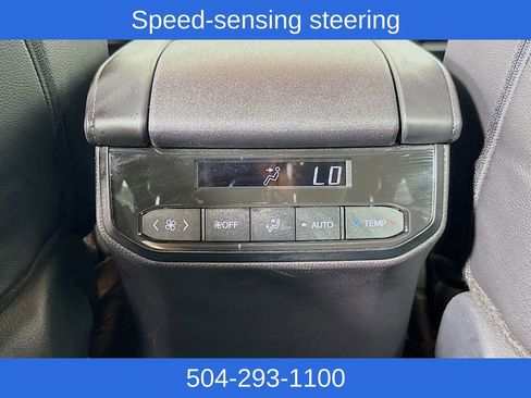 Used 2024 Toyota Highlander Limited image 25