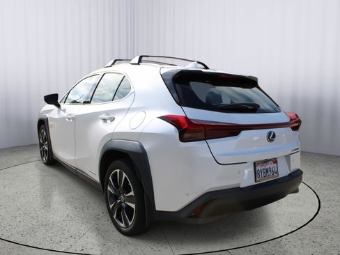 Used 2021 Lexus UX 250h w/ Accessory Package (Z2) AWD/4WD image 5