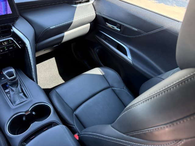 Used 2023 Toyota Venza XLE AWD/4WD image 24