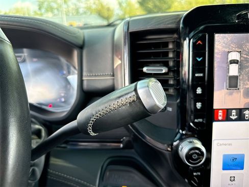 Used 2024 RAM 2500 Limited image 17