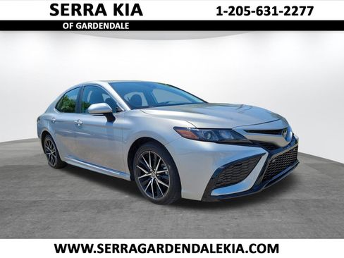 Used 2024 Toyota Camry SE FWD image 1