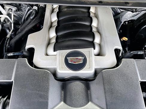 Used 2018 Cadillac Escalade Luxury image 32