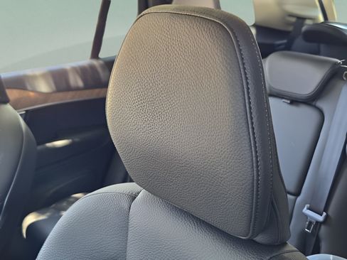 New 2025 Volvo XC90 B6 Plus w/ Protection Package Premier AWD/4WD image 13
