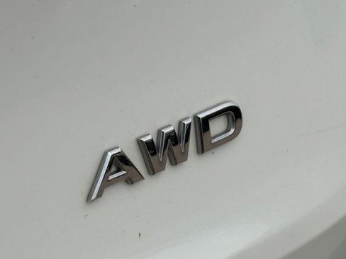 Used 2023 Nissan Rogue S AWD/4WD image 11