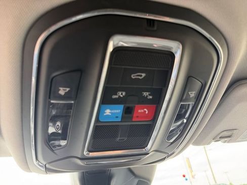 Used 2023 Jeep Grand Cherokee Laredo w/ Luxury Tech Group I AWD/4WD image 22
