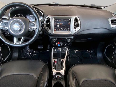 Used 2018 Jeep Compass Latitude w/ Popular Equipment Group FWD image 16