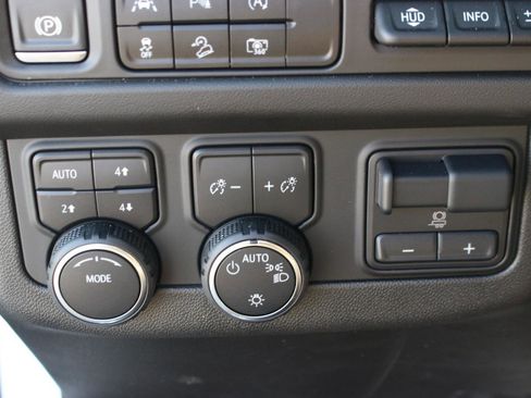 Used 2024 Chevrolet Tahoe High Country w/ Premium Package image 30