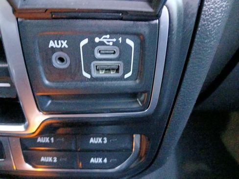 Used 2020 Jeep Wrangler Unlimited Rubicon AWD/4WD image 6