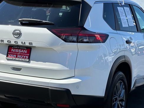 Used 2024 Nissan Rogue S FWD image 8