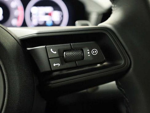 New 2025 Porsche Cayenne Coupe image 28