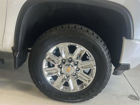 Used 2024 Chevrolet Silverado 2500 High Country w/ High Country Premium Package AWD/4WD image 30