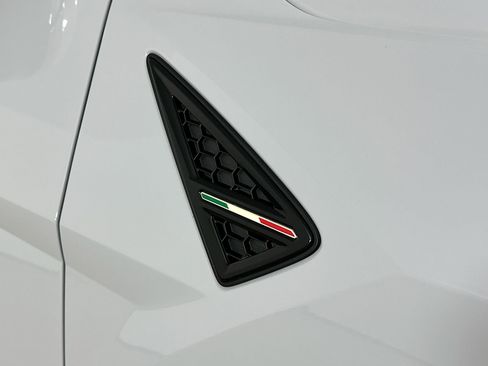 Used 2024 Lamborghini Urus S AWD/4WD image 9