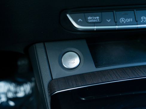 Used 2023 Audi Q5 2.0T Premium w/ Convenience Package image 22