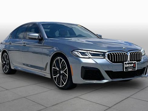 Used 2022 BMW 530i w/ M Sport Package RWD image 3