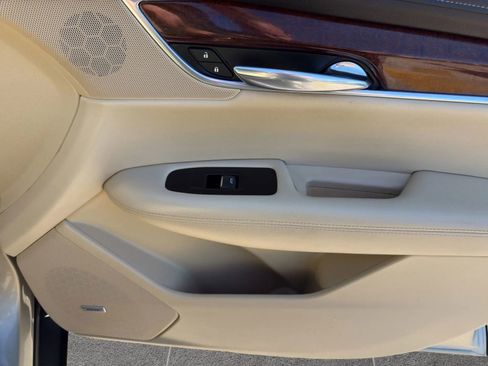 Used 2017 Cadillac XT5 Premium Luxury FWD image 29