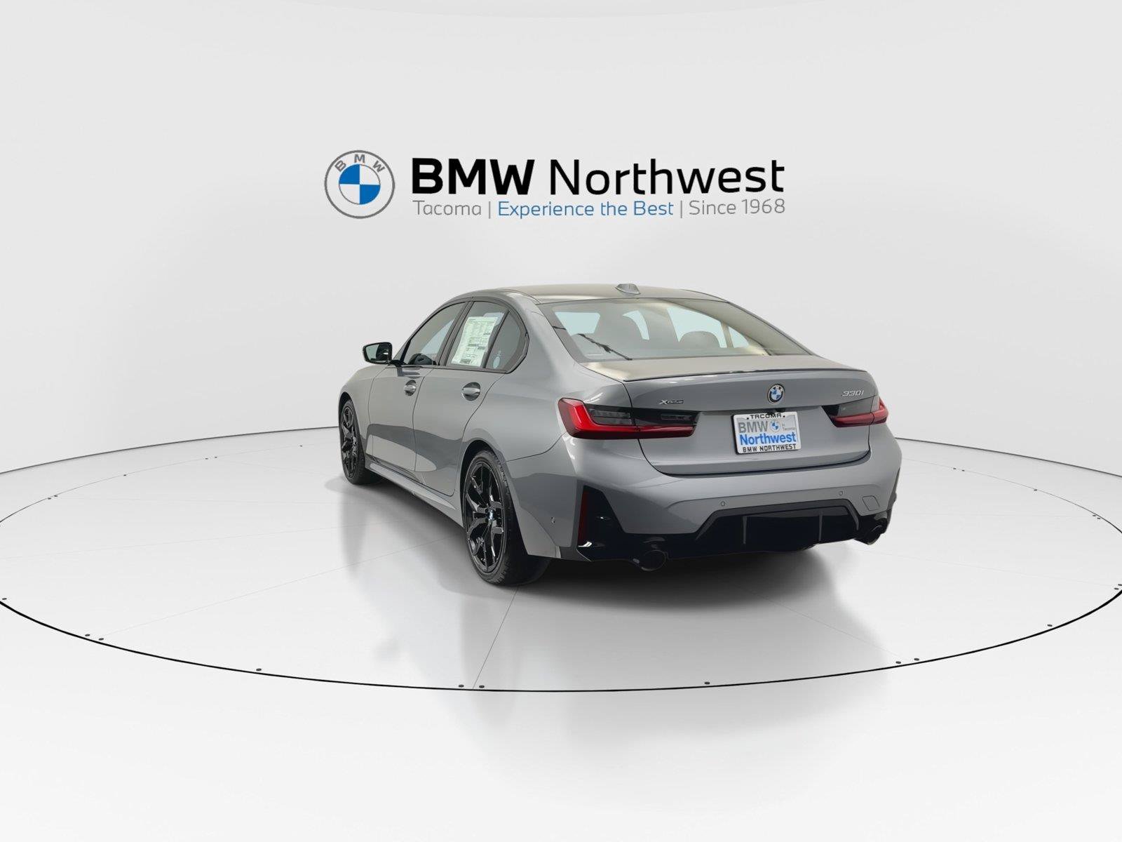 New 2026 BMW 330i xDrive Sedan w/ M Sport Package AWD/4WD image 13