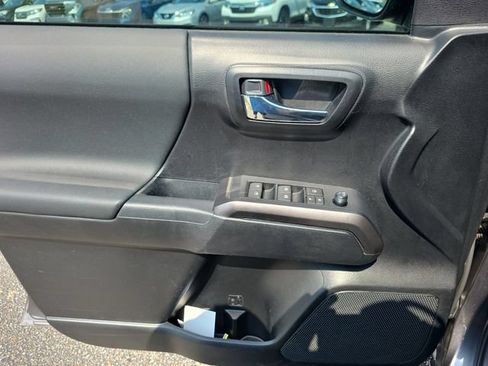 Used 2021 Toyota Tacoma TRD Sport w/ Technology Package RWD image 16