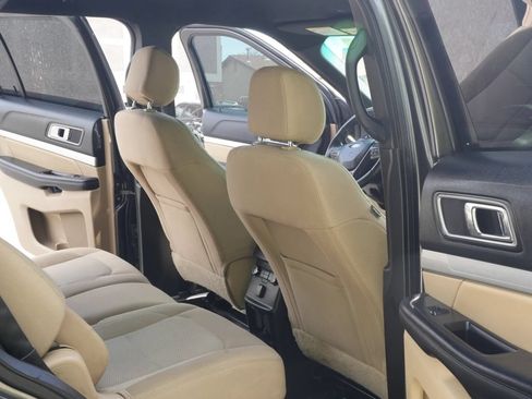 Used 2016 Ford Explorer XLT w/ Equipment Group 201A FWD image 12