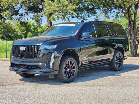 Certified 2024 Cadillac Escalade V w/ LPO, ONYX Package AWD/4WD image 2