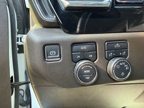 Used 2025 Chevrolet Silverado 1500 LT AWD/4WD image 30