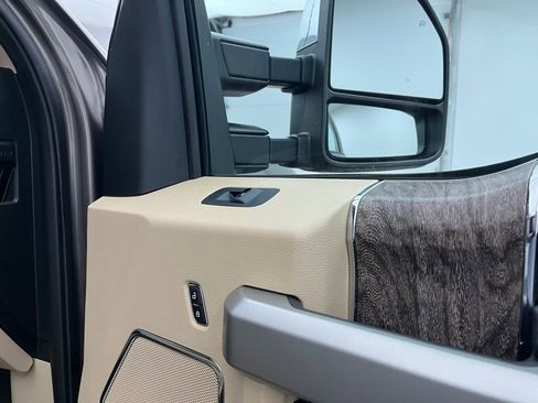 Used 2019 Ford F350 Lariat w/ Chrome Package image 25