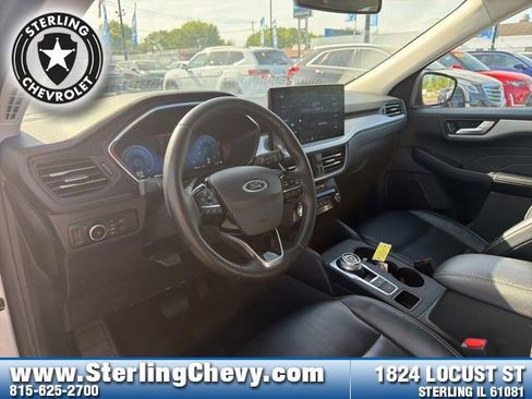 Used 2024 Ford Escape Platinum AWD/4WD image 10