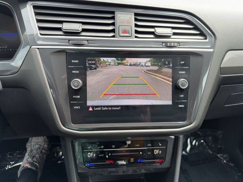 Used 2023 Volkswagen Tiguan SE FWD image 20