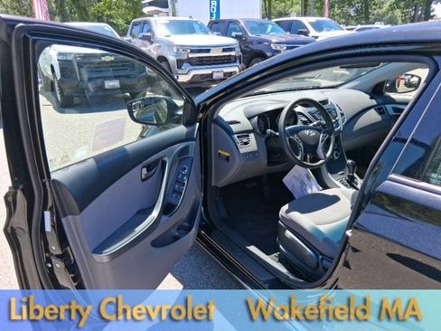 Used 2016 Hyundai Elantra SE w/ Option Group 02 FWD image 16