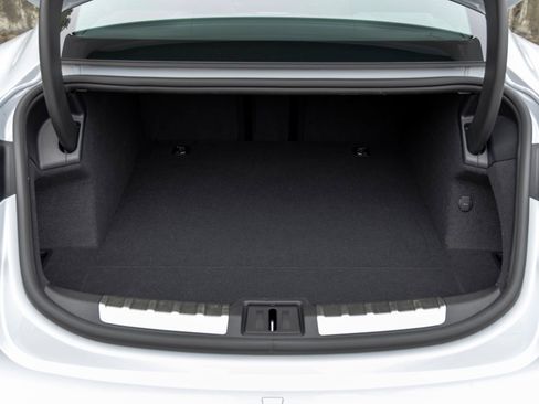 Certified 2025 Porsche Taycan RWD image 49